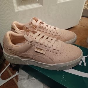 Light pink blush Pumas